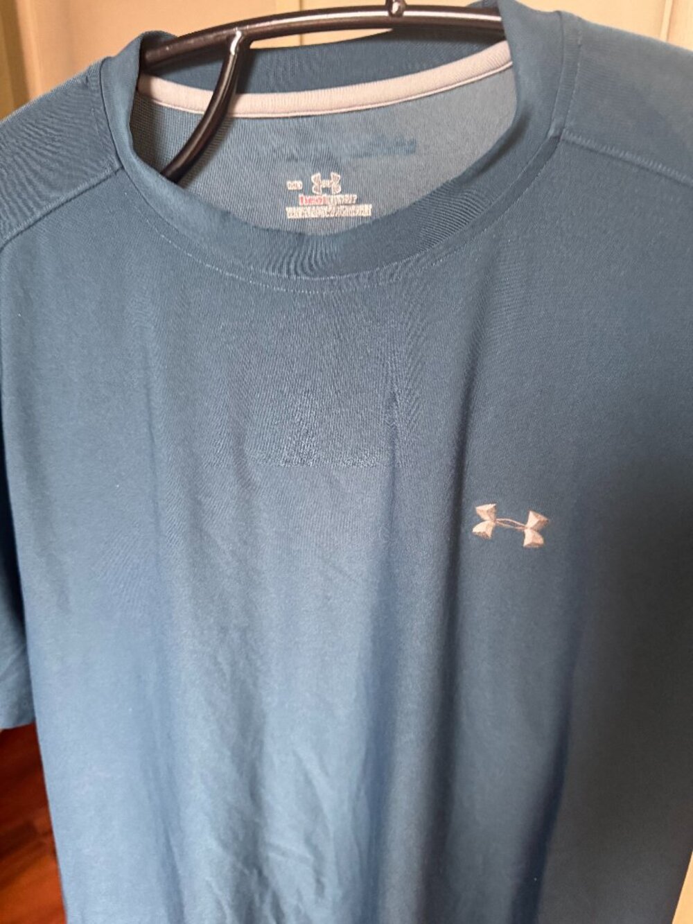 under armour men shirt size med heat gear logos short sleeve nw teal color